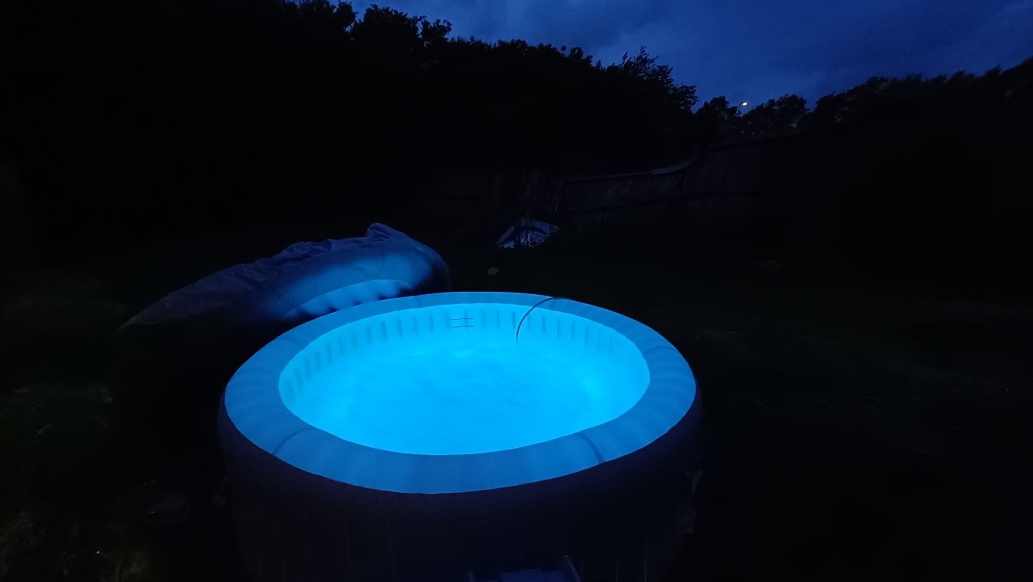 SemiDetached w/Hot Tub & Pool Table